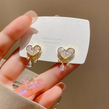 Нови Сладки летни стръмни обеци-карамфил с течен кристал във формата на сърце за жени, дизайнерски обеци YK2, бижута, подарък