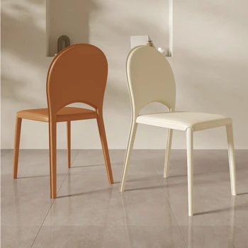 На седлото в кремовом стил, кожен обяд стол, скандинавски, маса за хранене, домакински италиански Модерен минималистичен стол за тоалетка маса, Модерен