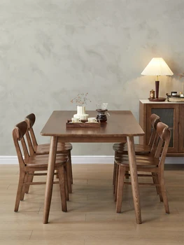Трапезна маса от масивна дървесина е в скандинавски стил, домашен маса за хранене, малък апартамент, ясен, орех, обикновена маса за хранене от дървени трупи, комбинация столове
